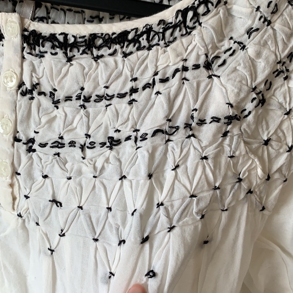 FREE PEOPLE white & black embroidered peasant blouse top (XS) ✨ - Picture 7 of 7